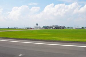 佐賀空港　ターミナルと空港施設