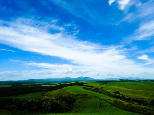 北海道の地平線が見えるキャンプ場の空