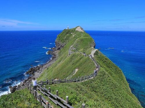 積丹町　神威岬へと向かう道